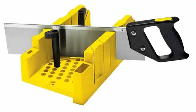 Stanley 1-20-600 Boite à coupe en plastique + scie à dos + chevilles
