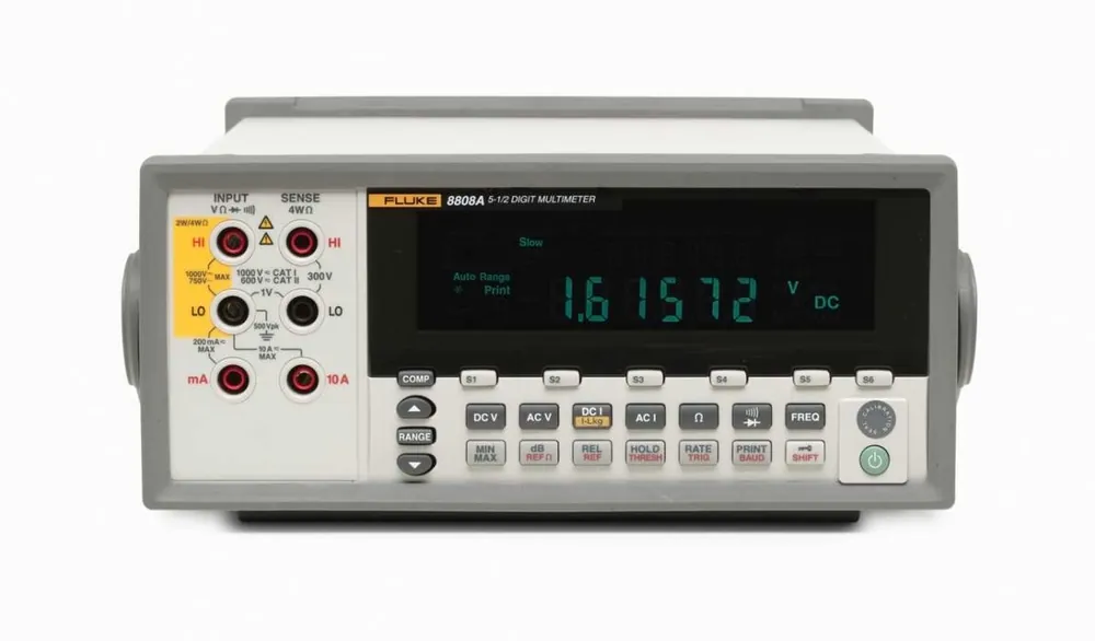Fluke 2802467 8808A 240V 5.5 Digits multimètre incl. logiciel et câble
